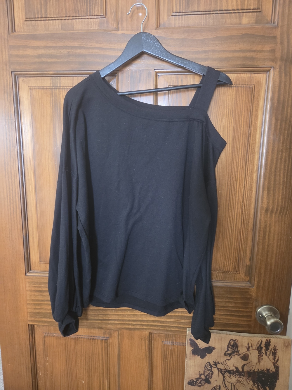 entro Black One-Shoulder Long-Sleeve Sweatshirt